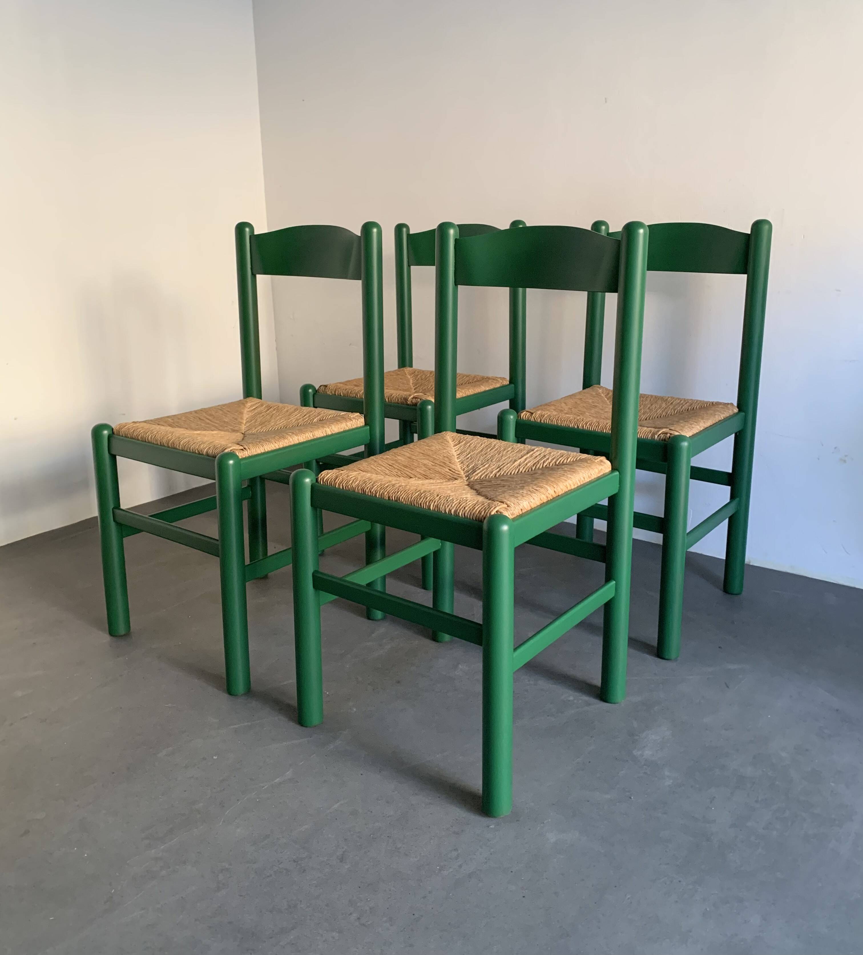 Série de 4 chaises en bois et paille