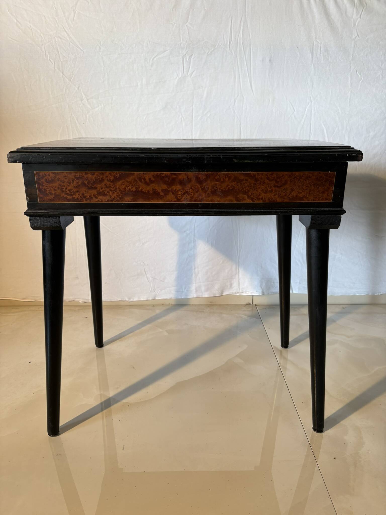 Antique Napoleon III style dressing table – Blackened wood and walnut burl