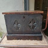 Small French chest from the 17th century in its own juice.