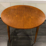 Table extensible scandinave en teck années 1970