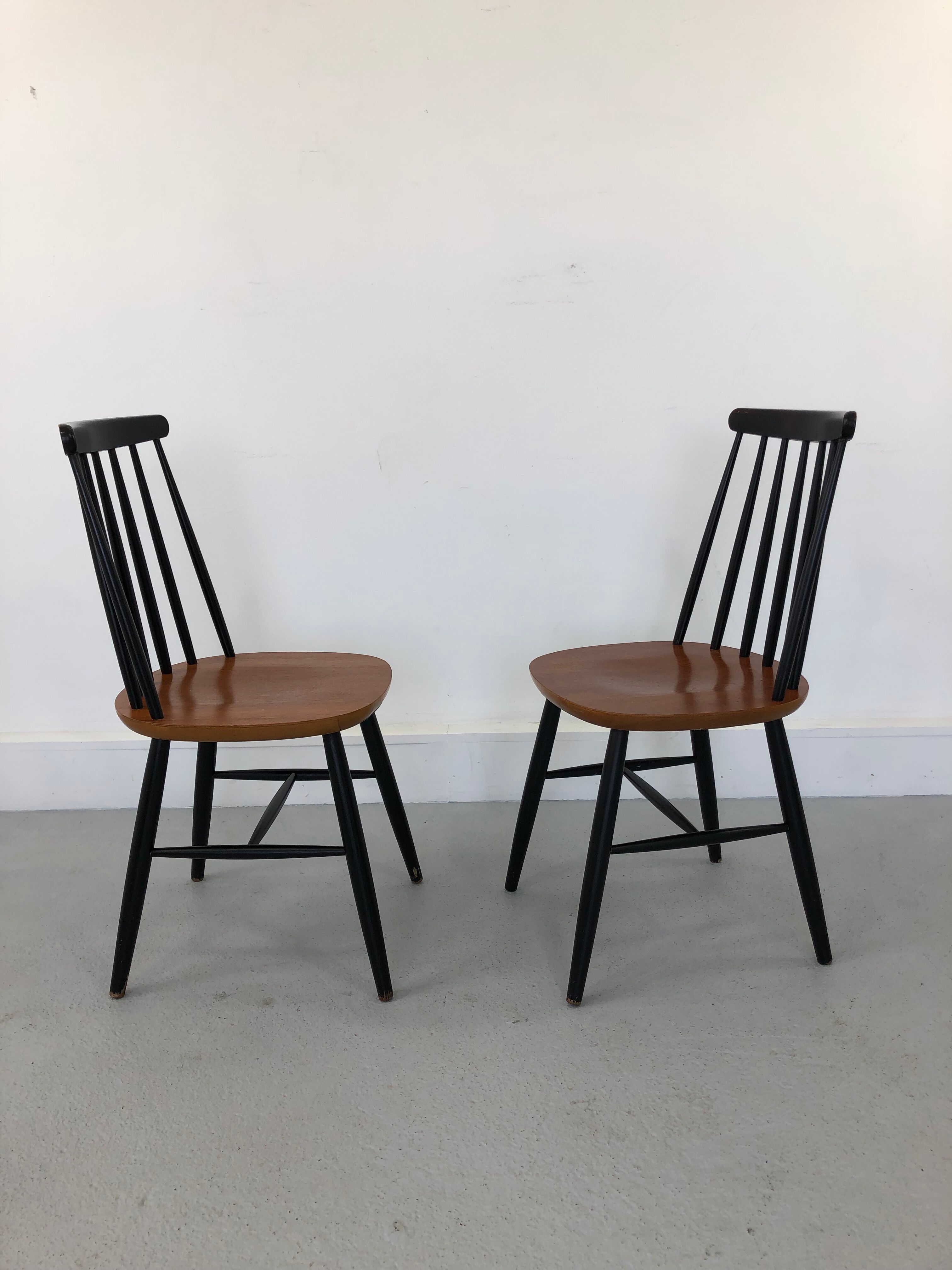 Set of 2 chairs, 1970s