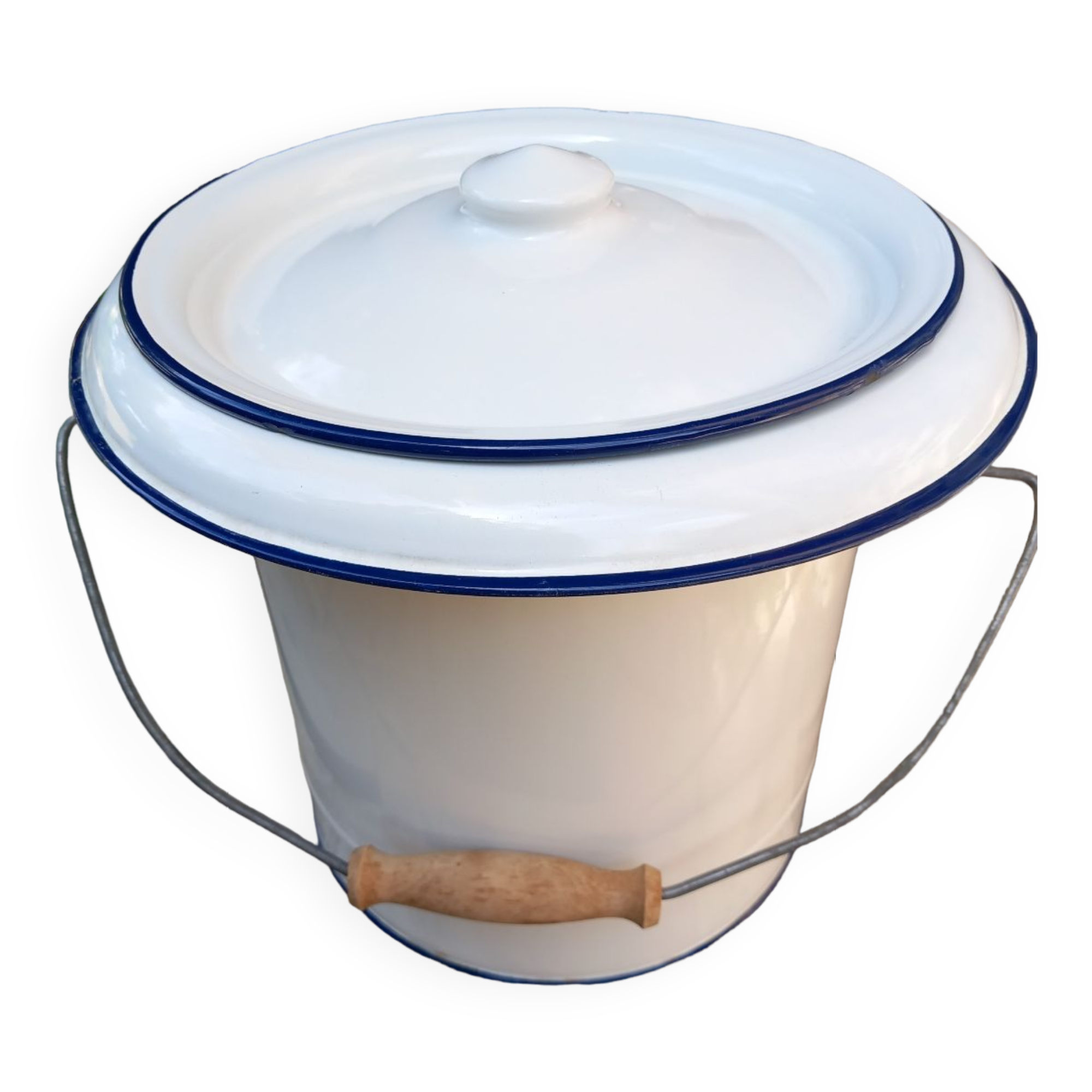 Enamelled sheet metal chamber pot / bucket