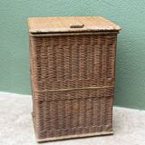 Woven wicker laundry basket