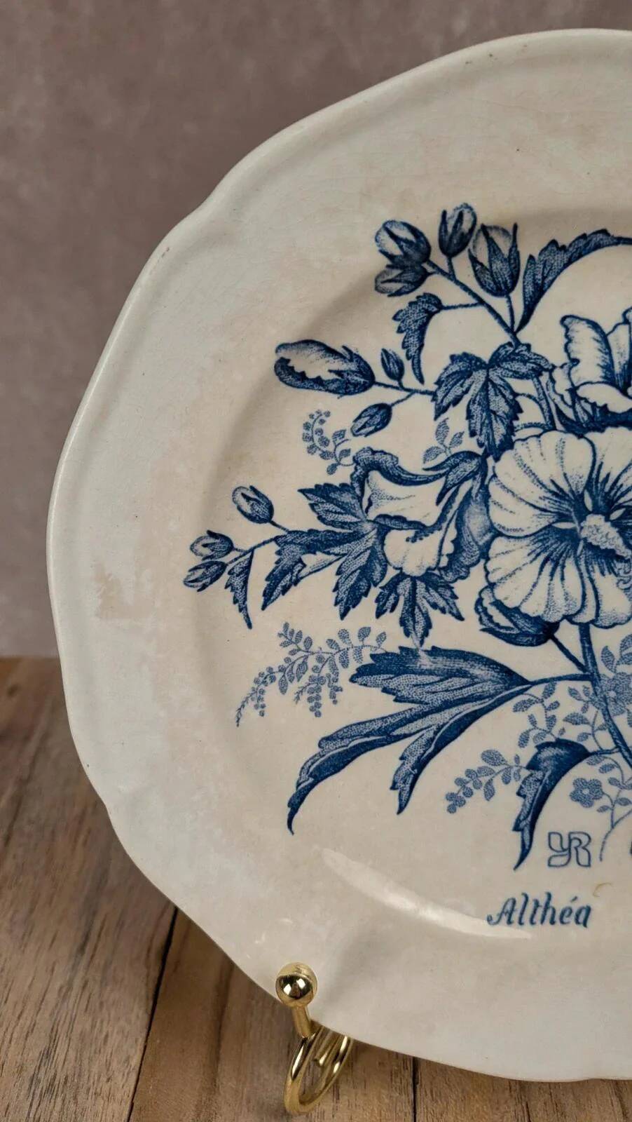 Antique Gien plate model Althéa