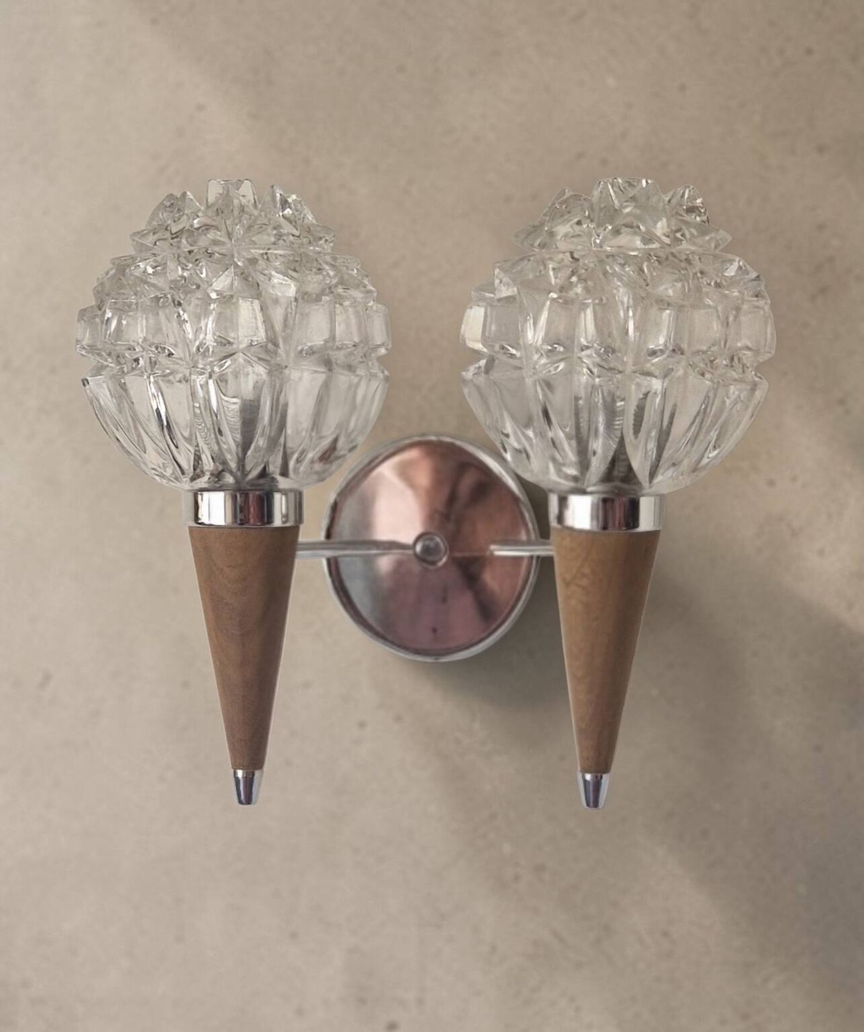 Double wall lamp in Scandinavian style - moulded glass and teak - 1960