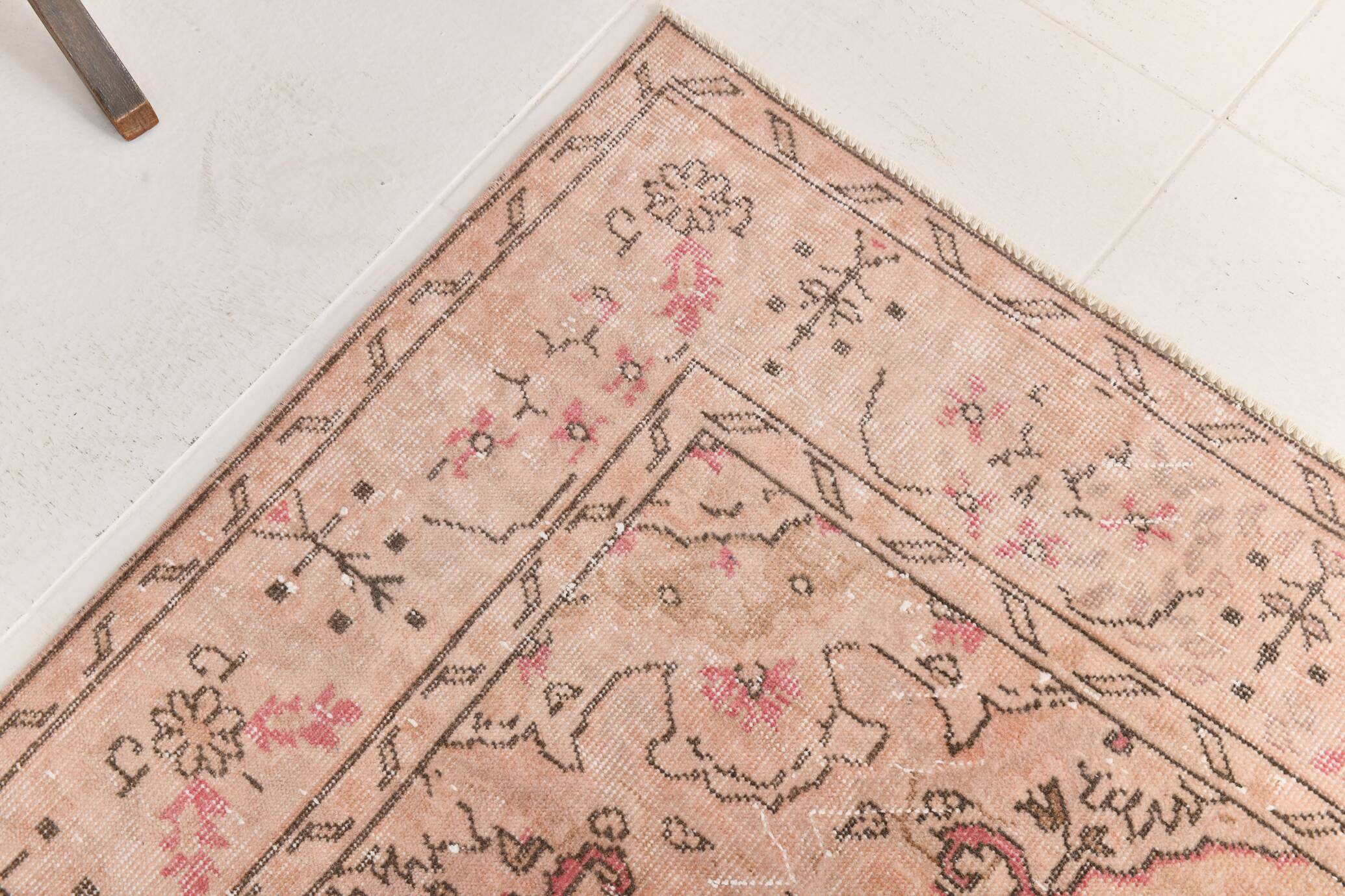 Powder Pink Classic Turkish Vintage Rug, 199x303Cm