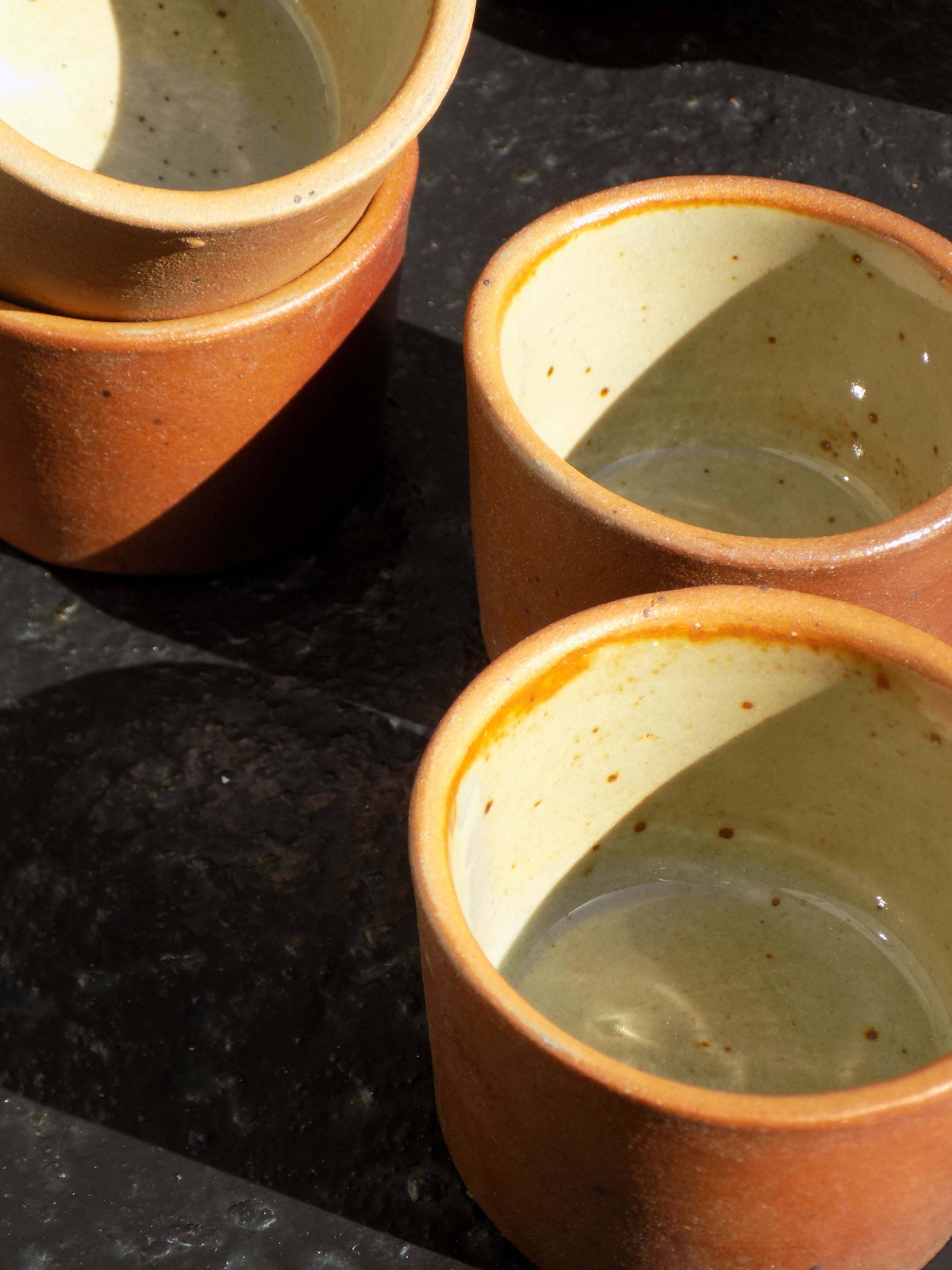 Set of 8 stoneware coffee cups