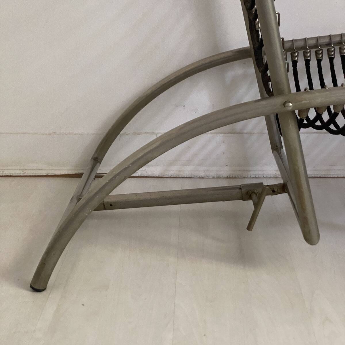 "Bungee" Chaise Longue Design René Herbst for Ecart International