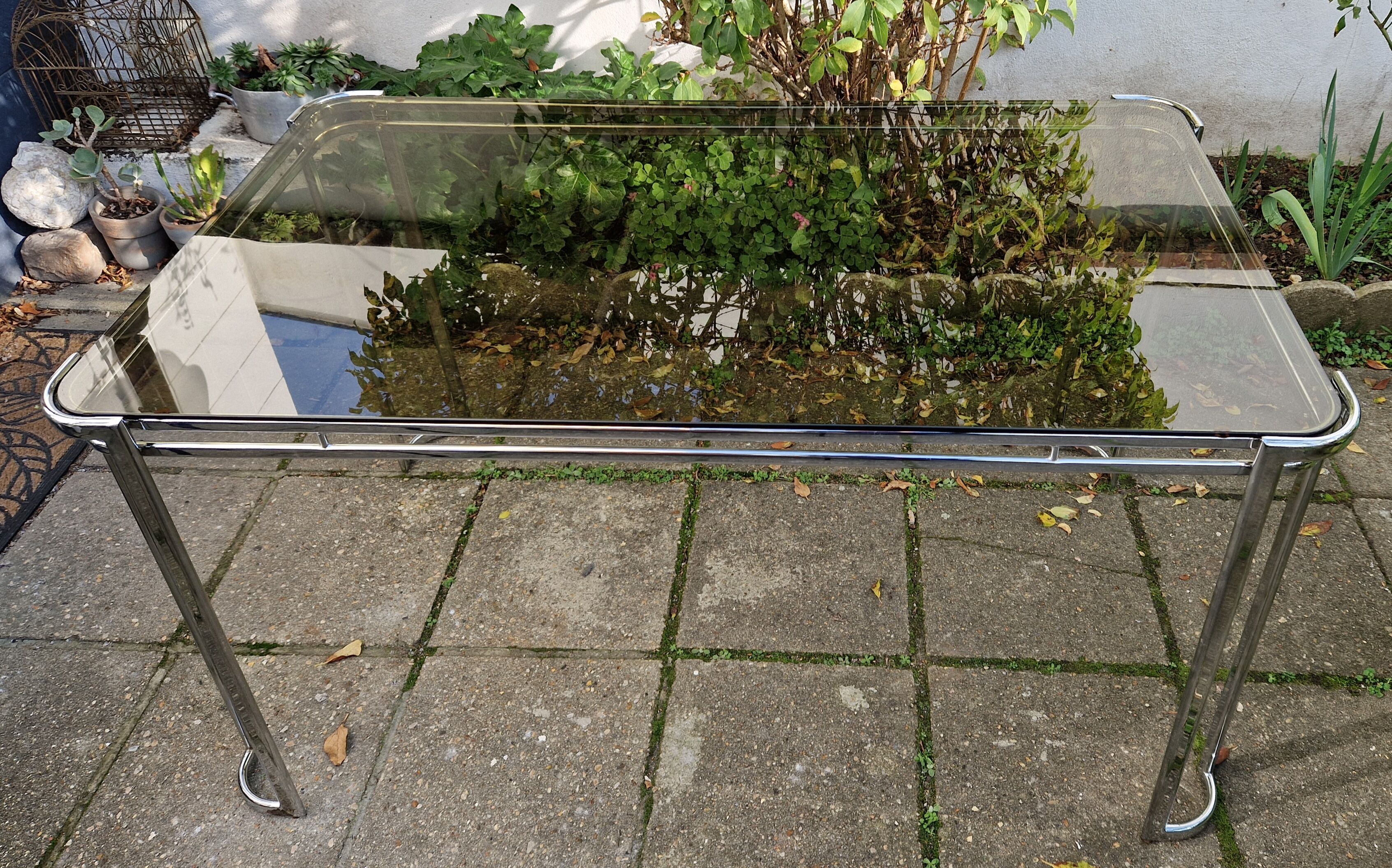 Table en métal chromé 1970 circa