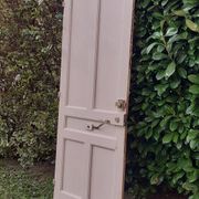 Porte d’entrée pleine ancienne en bois massif