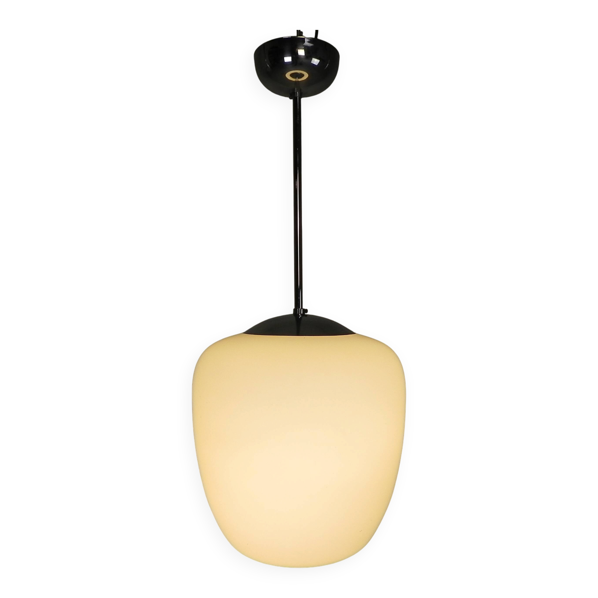 Lampe d'école vintage avec abat-jour en verre dépoli blanc et monture en chrome, années 1950