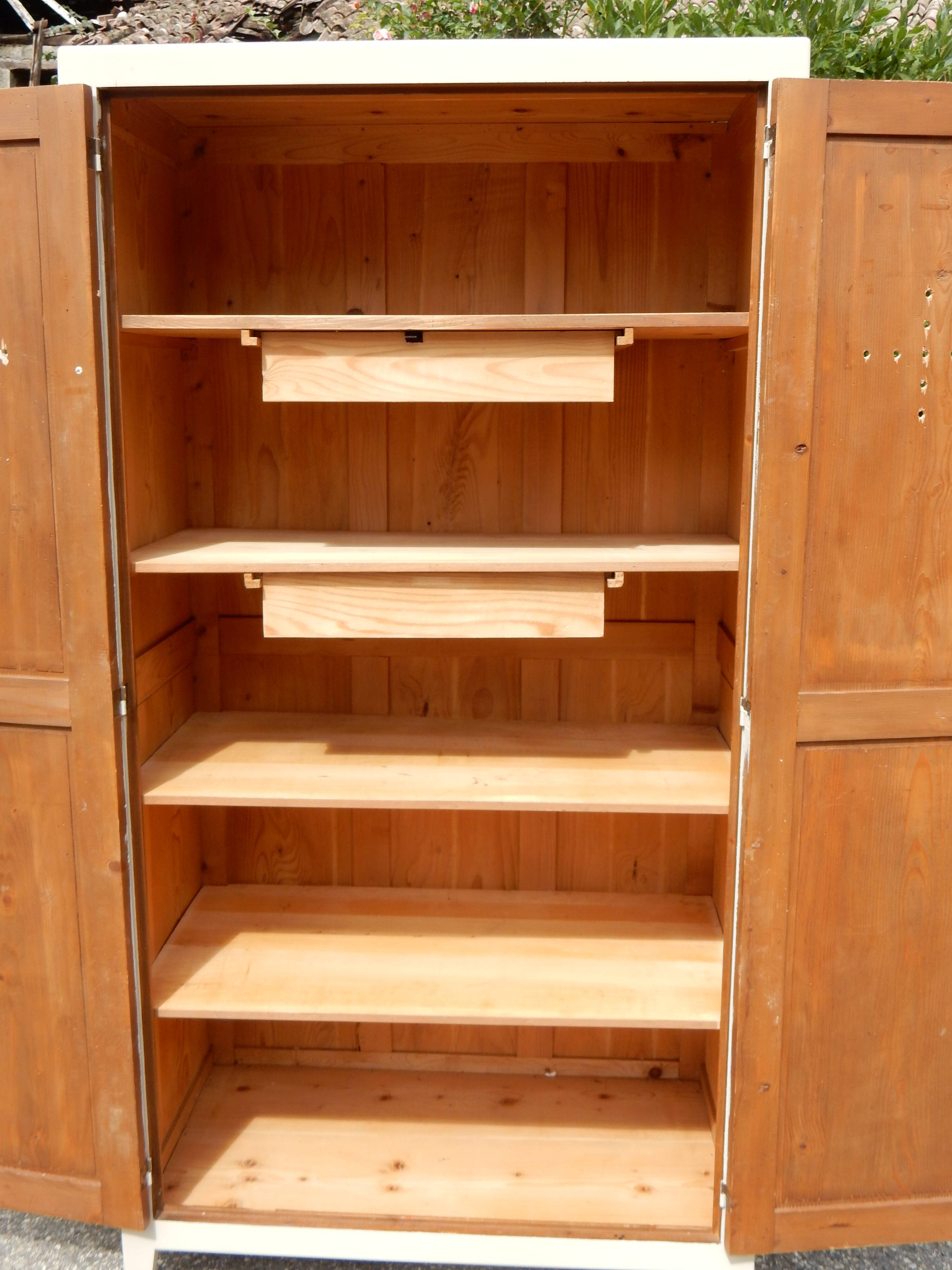 Old industrial locker room - Parisian fir wardrobe