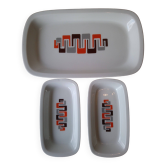 Set of a rectangular dish and 2 ramekins with geometric decor from the 1970s in Sologne porcelain