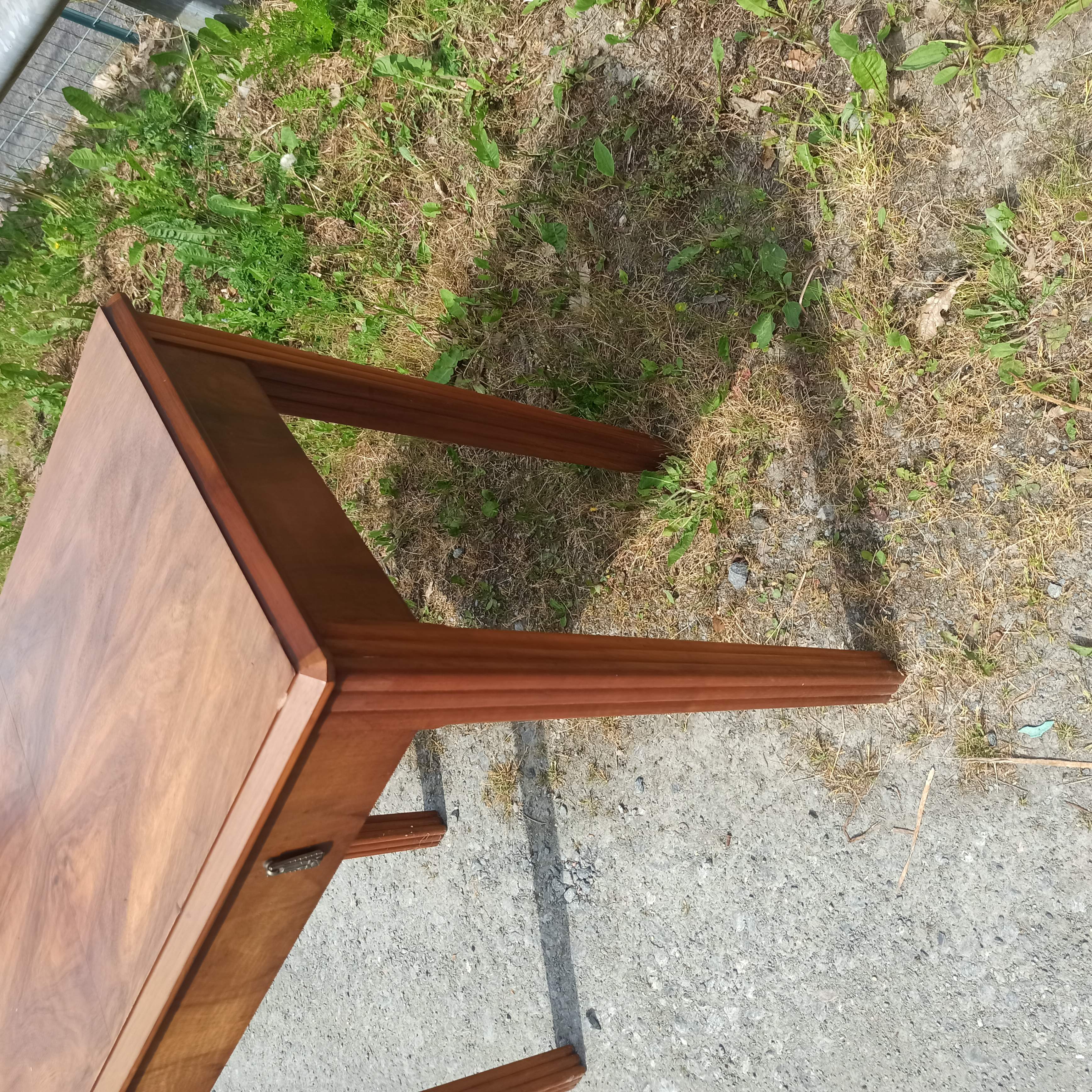 Bureau table des années 50 Art Déco tiroir en façade