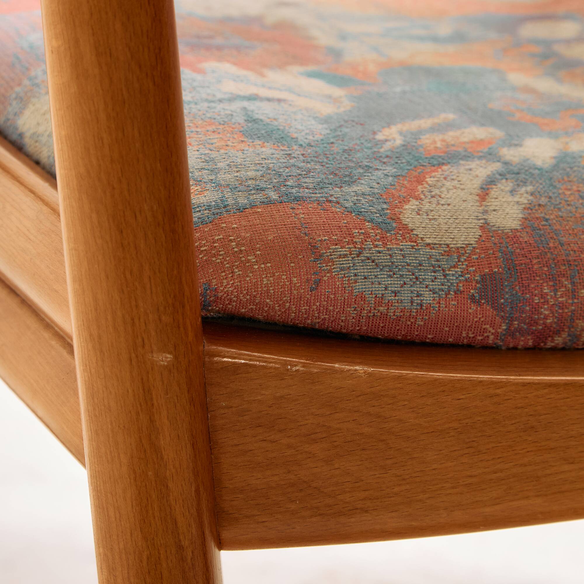 MK9799 Beech armchair