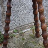 Tripod stool with bumped feet