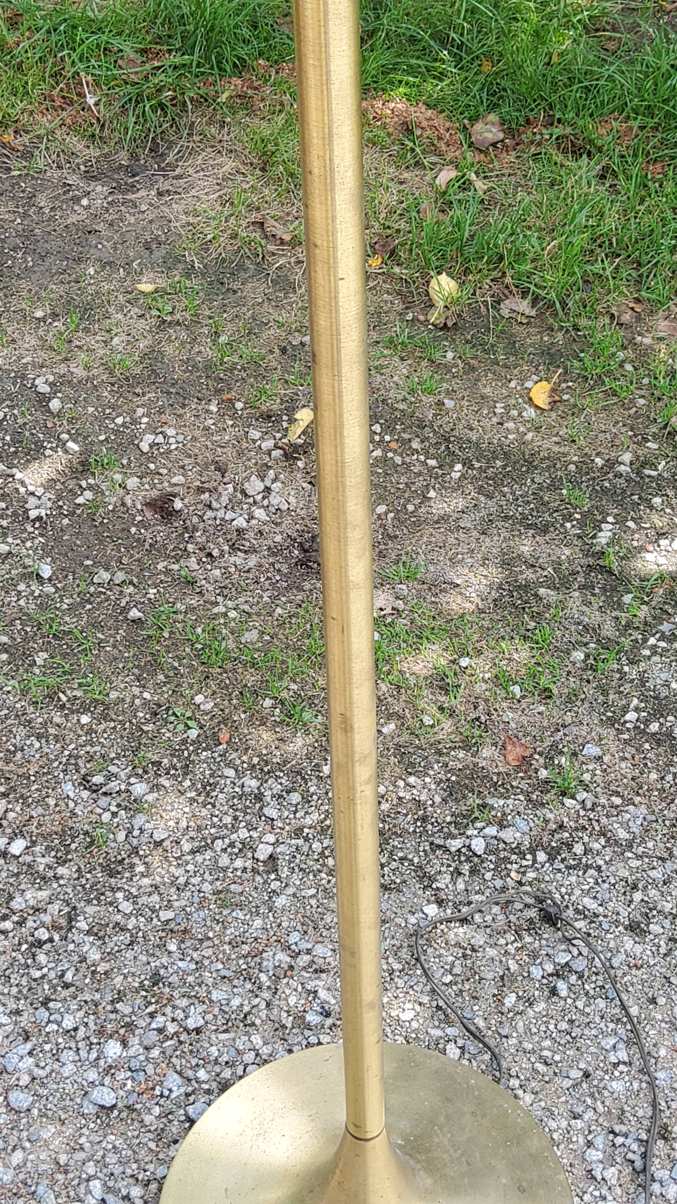 Vintage floor lamp in gilded brass with 5 glass tulips from the 50s