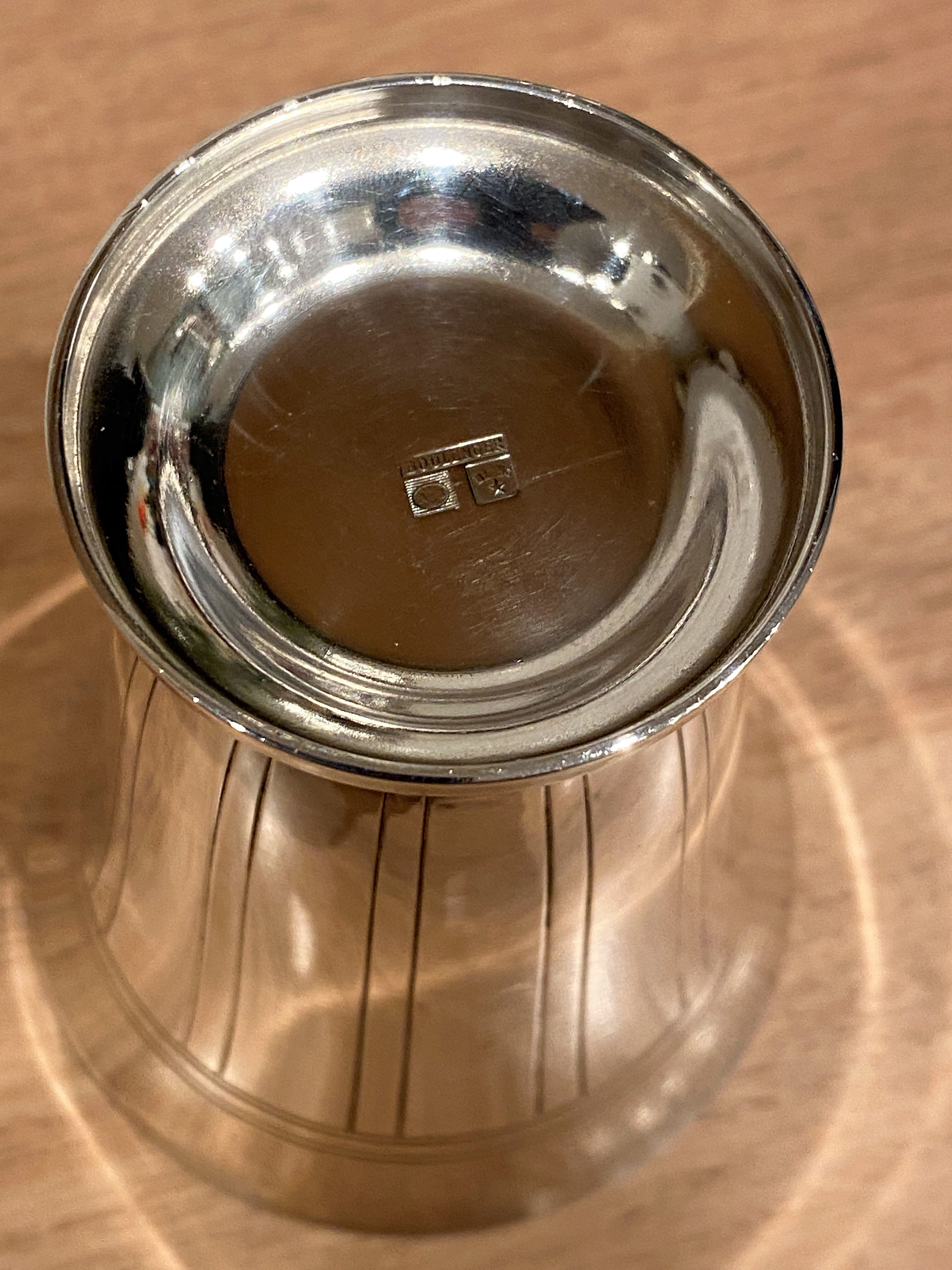 Shaker et 8 gobelets