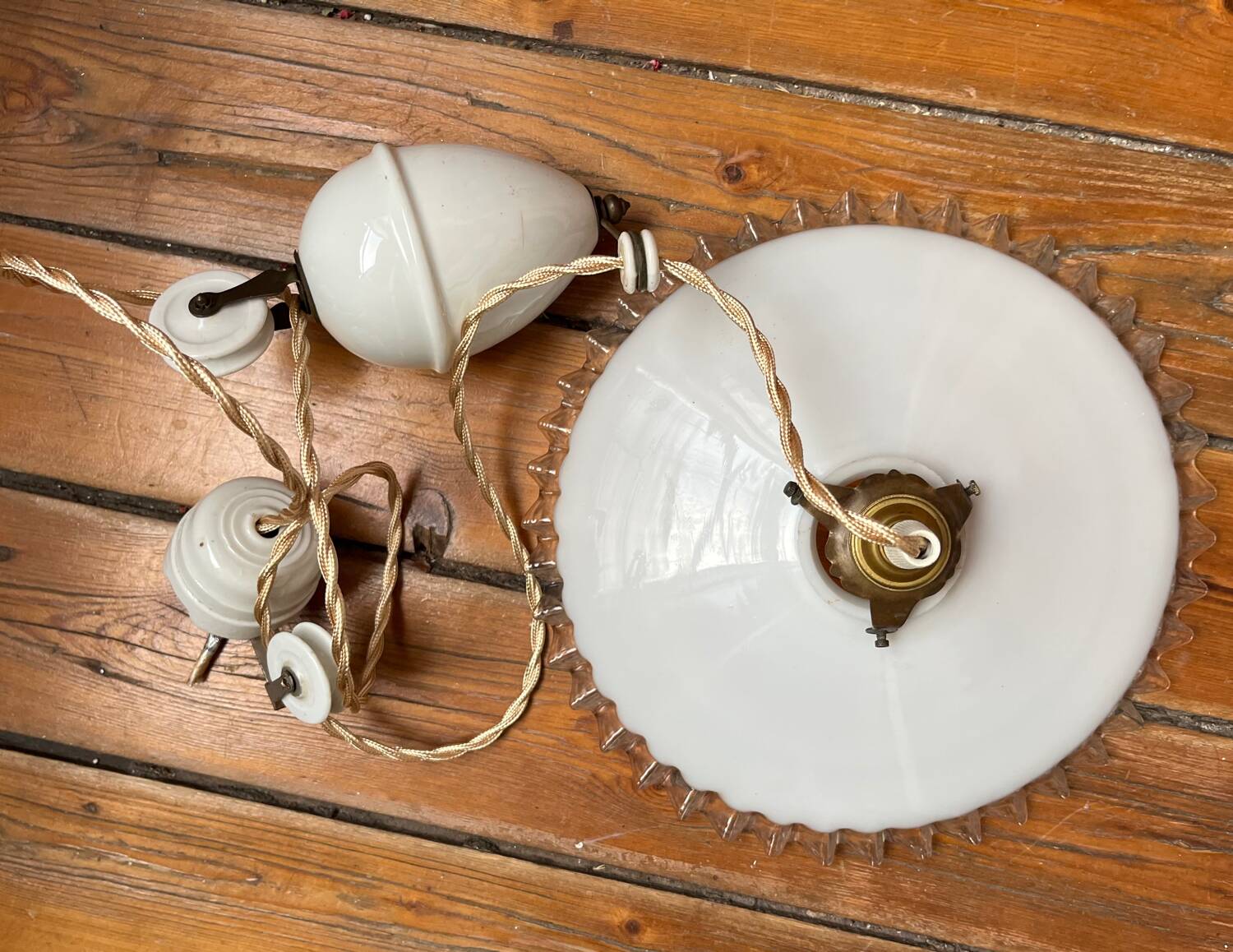 Opaline suspension rises and falls