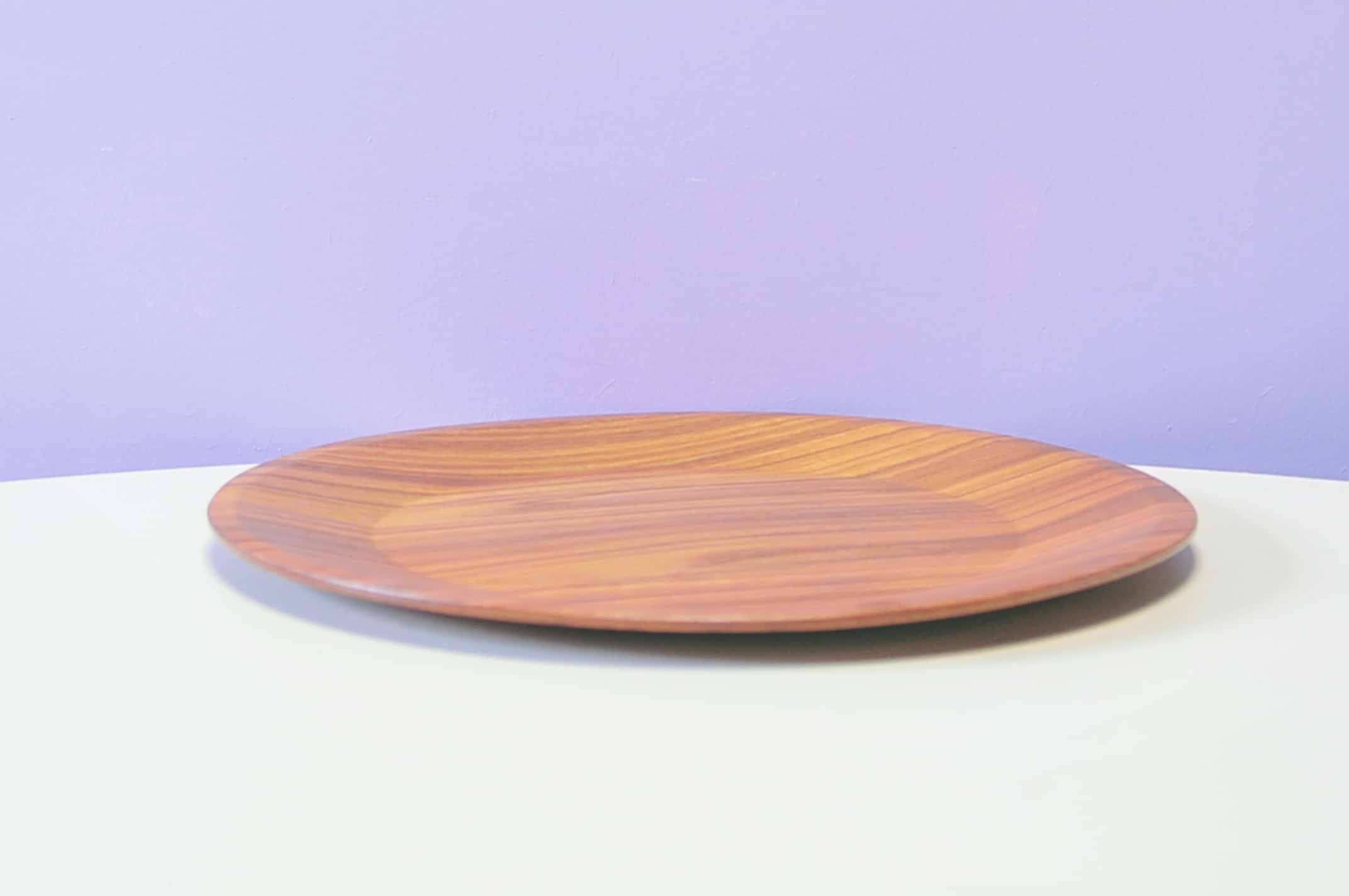 Assiette de service en teck vintage