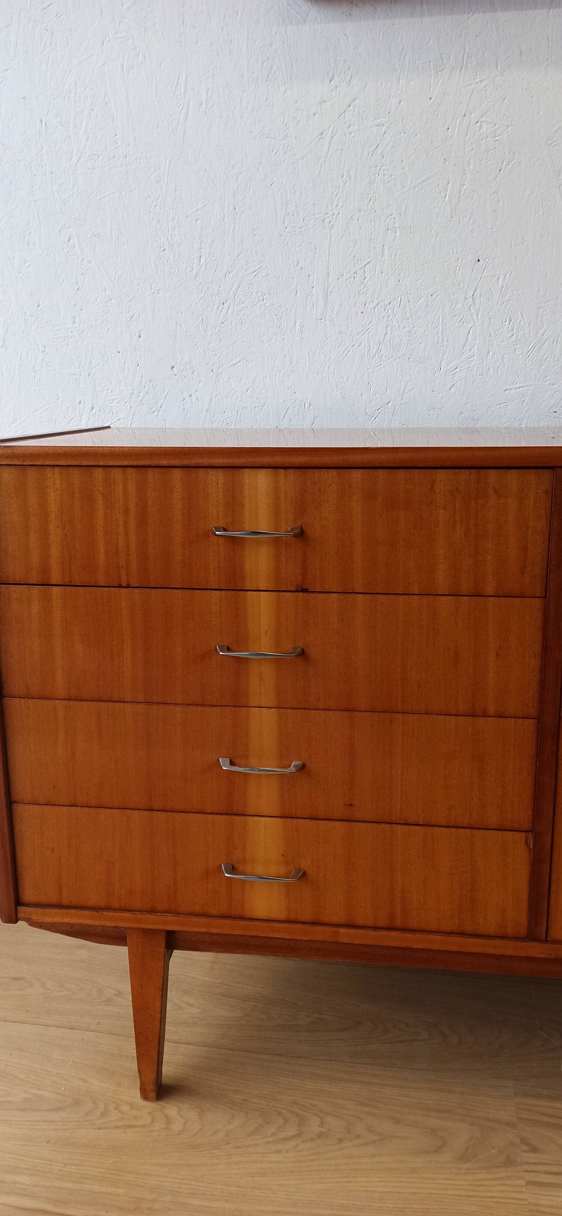 Buffet moderniste, années 1970