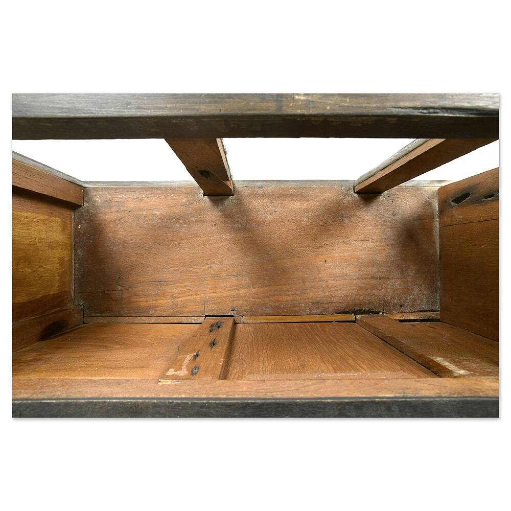 Coffre vitré en bois patiné (44 x 120 x 25cm)