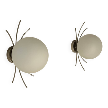 Paire d'appliques vintage, chrome et opaline, France, 1970