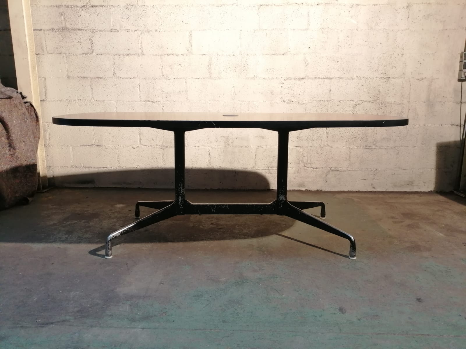 Segmented table by Charles & Ray Eames for Mobilier International