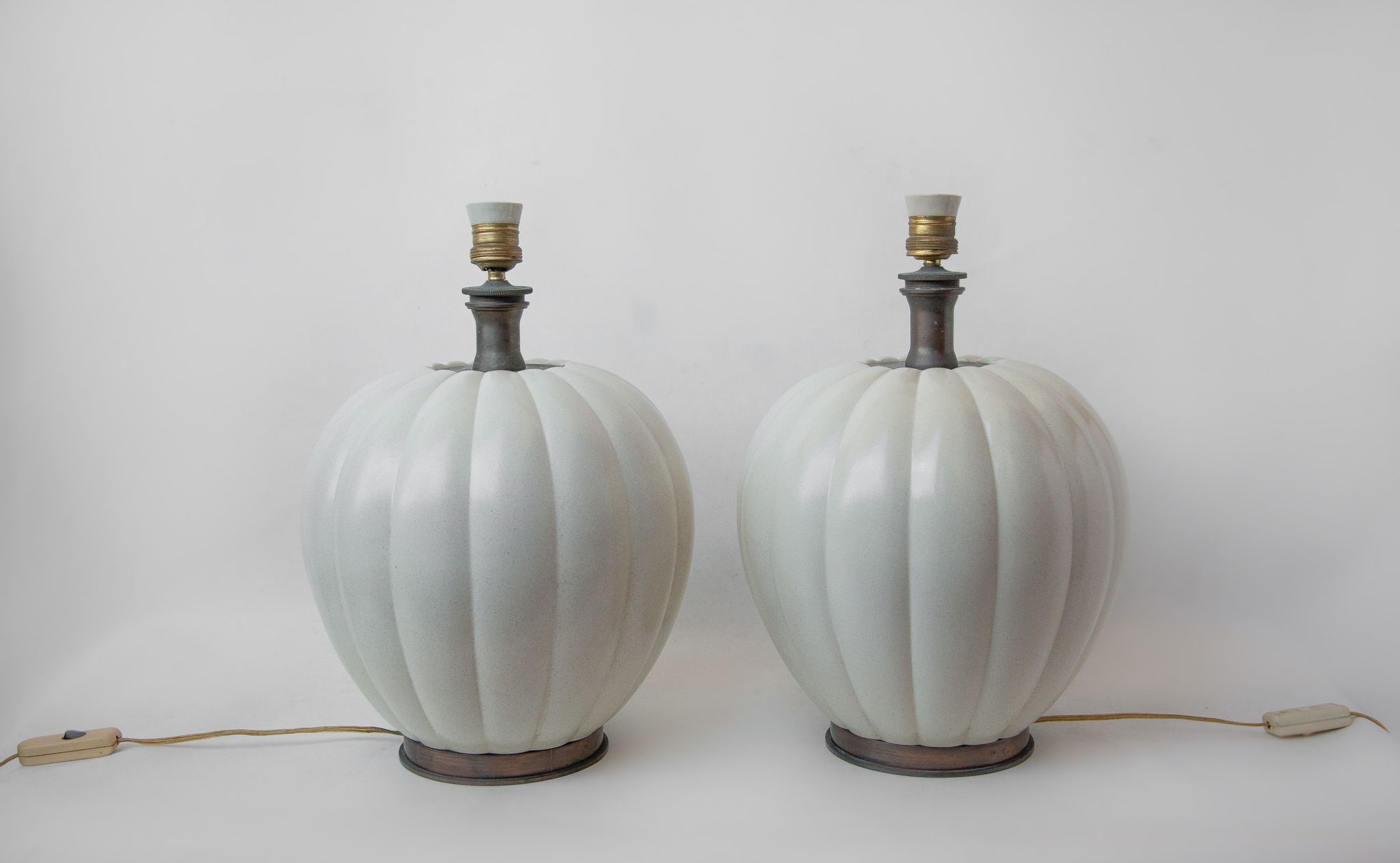 Pair of ceramic lamp feets