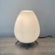 Lampe tripode en opaline et métal