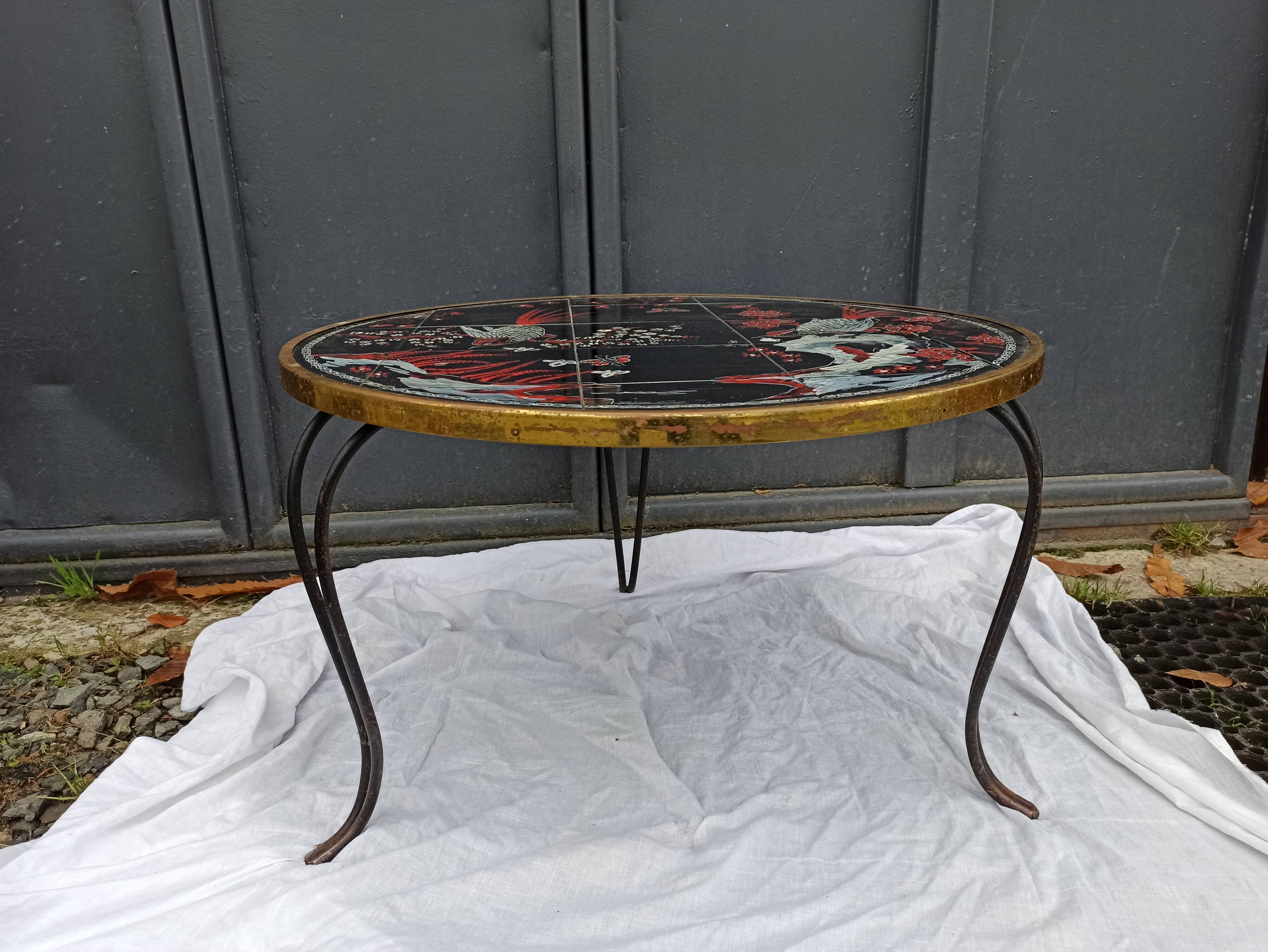Table basse ronde décor japonisant oiseau fleurs