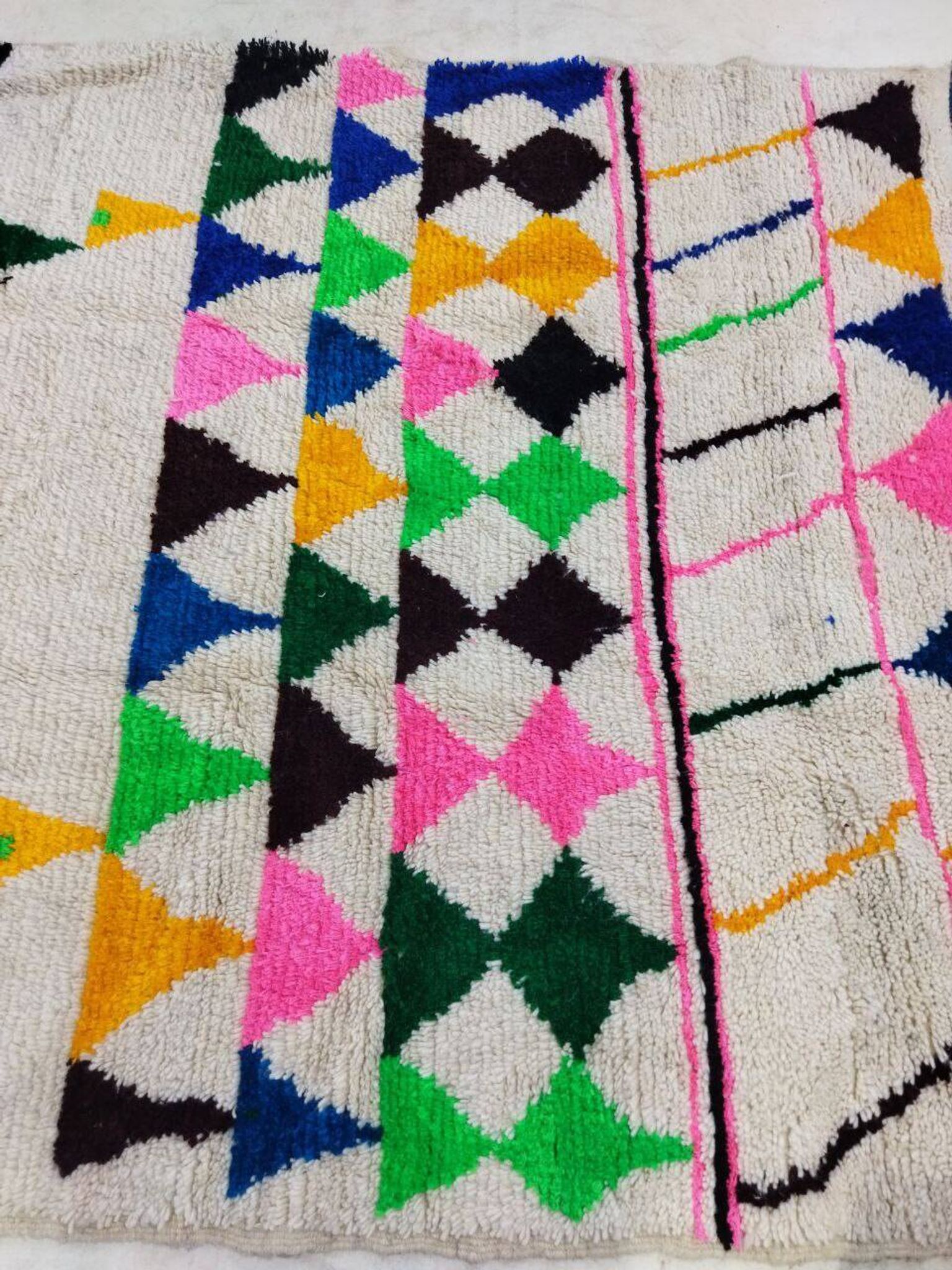 Handmade Moroccan Berber rug 300 x 190 cm