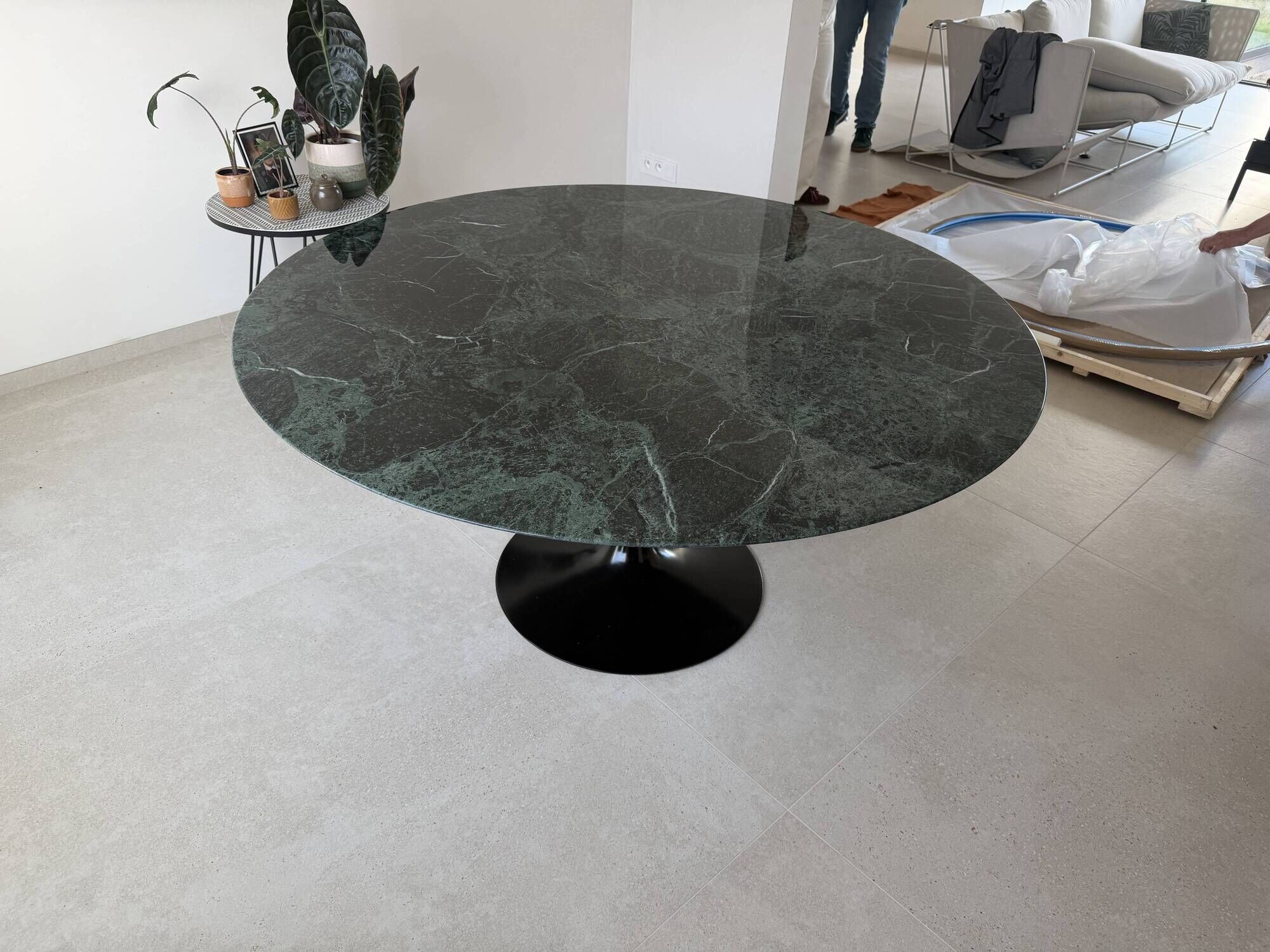 Original Knoll Tulip dining table (152cm) Alpe Verdi glossy in NEW CONDITION!!