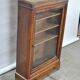 Showcase to stand