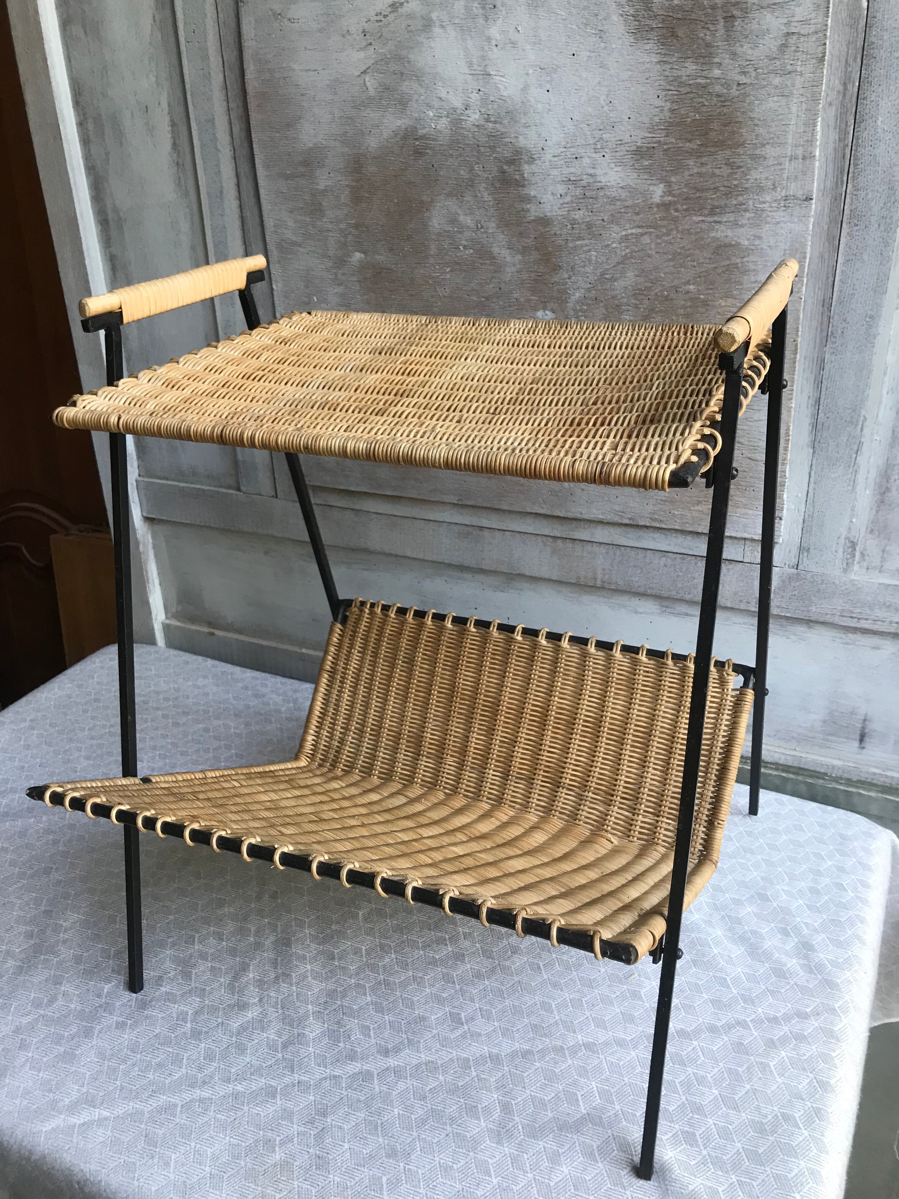 Bout de canapé porte-revues