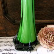 Vase solifleur en verre torsadé de Murano avec effet ombré vert à bleu pâle