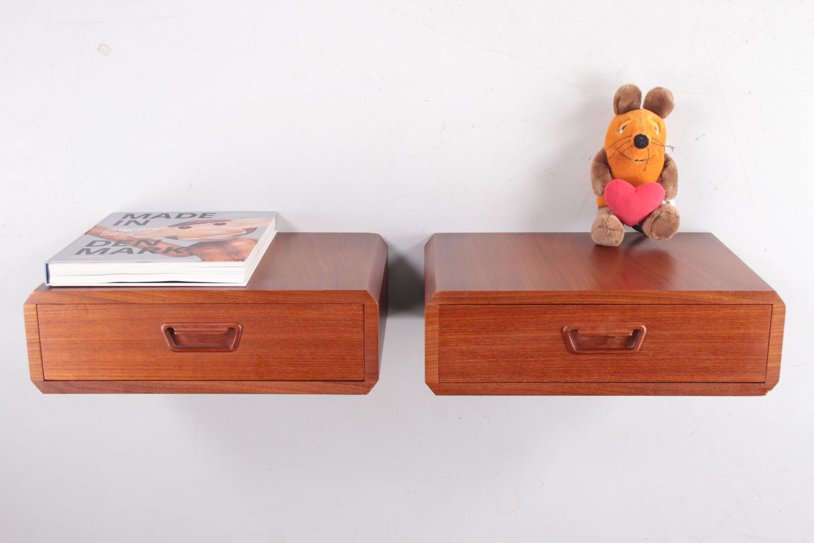 Pair of teak floating vintage bedside tables with drawer - Denmark 1960