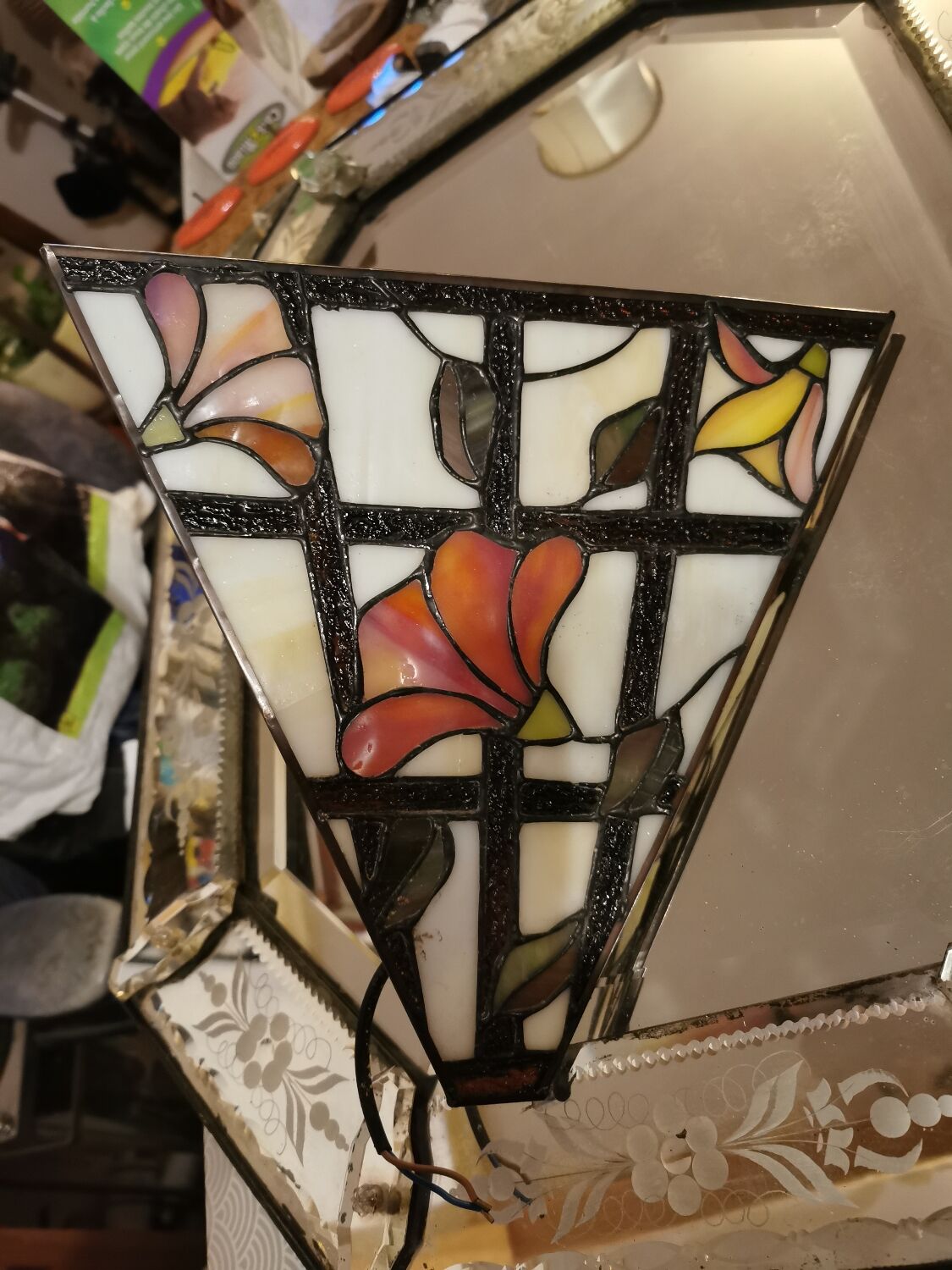 Stained glass wall lamp