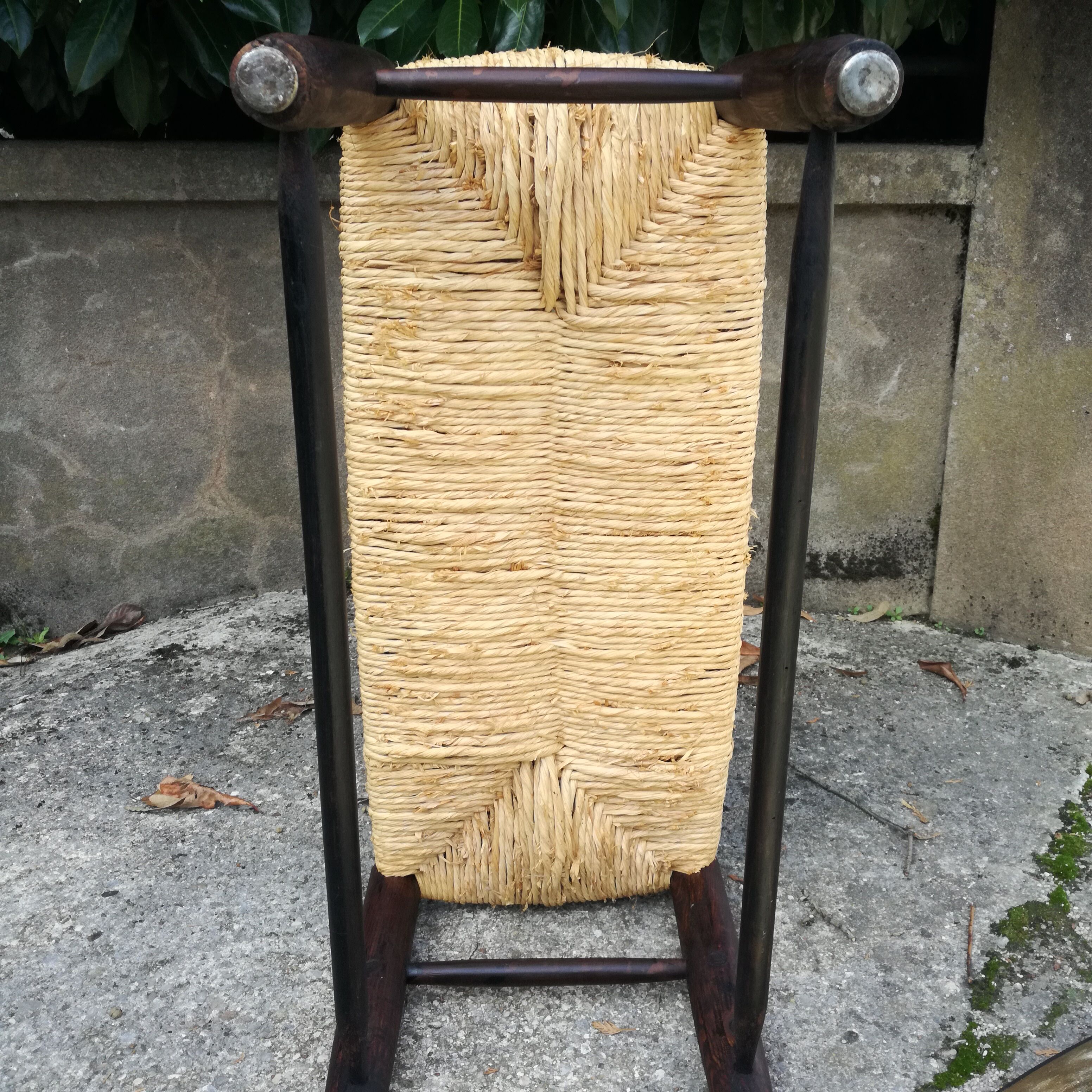 Cantel or antique mulched bench of fireplace corner