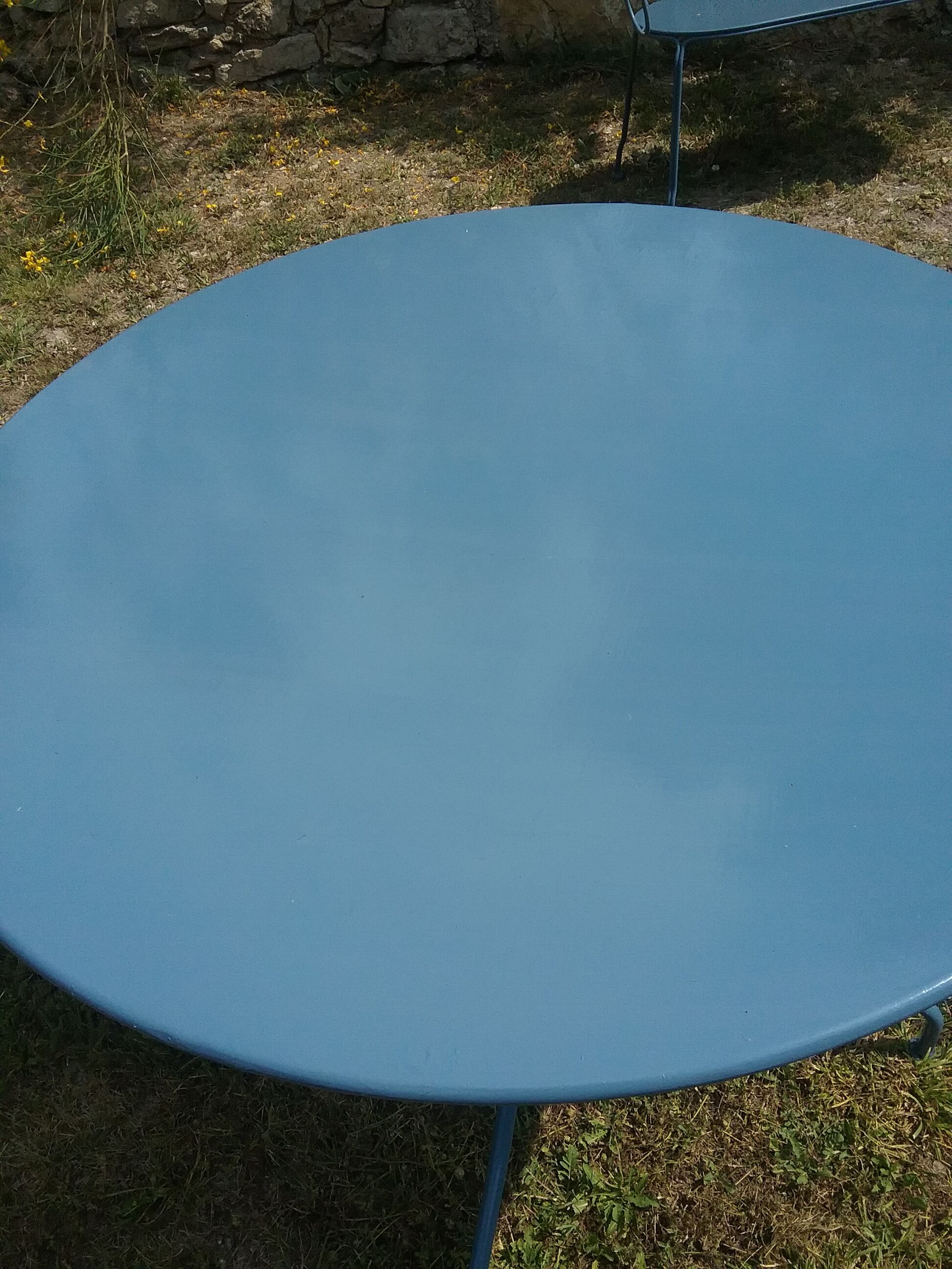 Salon de jardin en fer forgé bleu