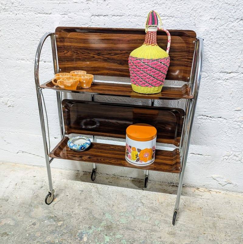 Desserte pliante vintage à roulettes