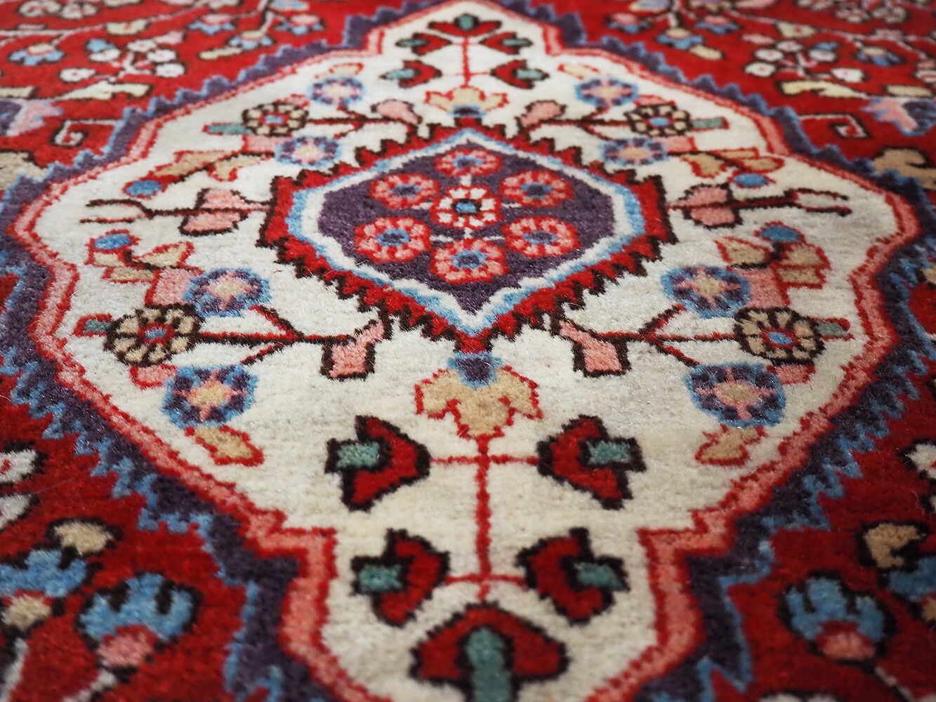 Persian carpet Djozan vintage, 108x160cm