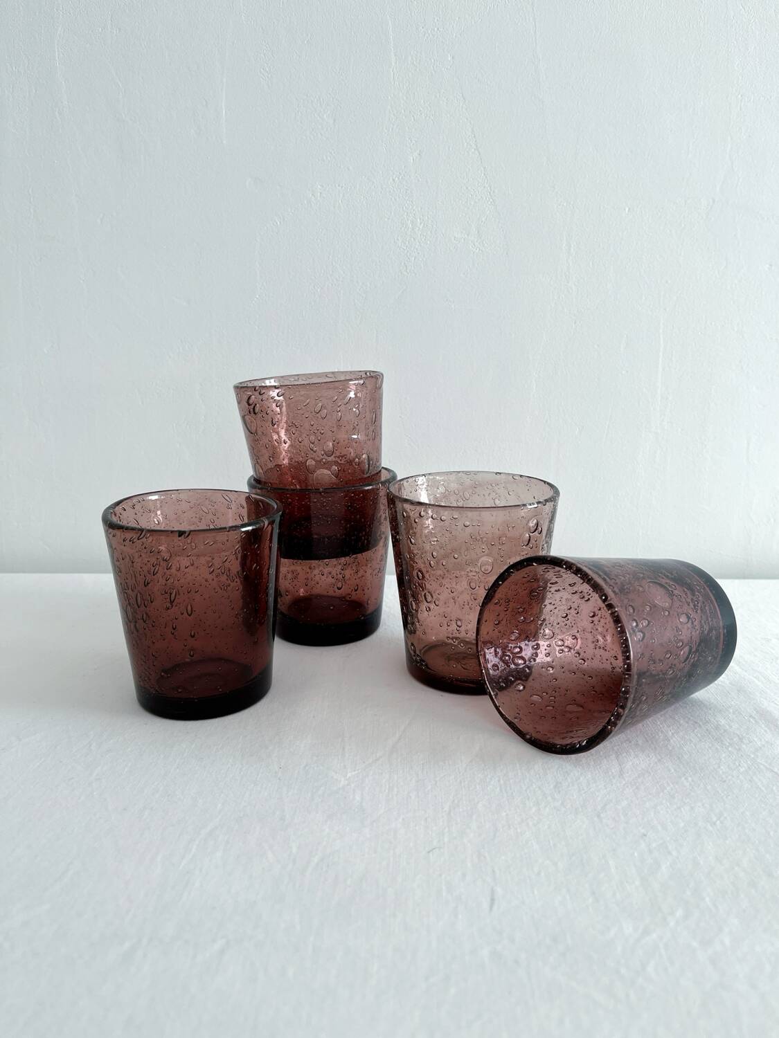 5 gobelets à eau en verre bullé violet vintage