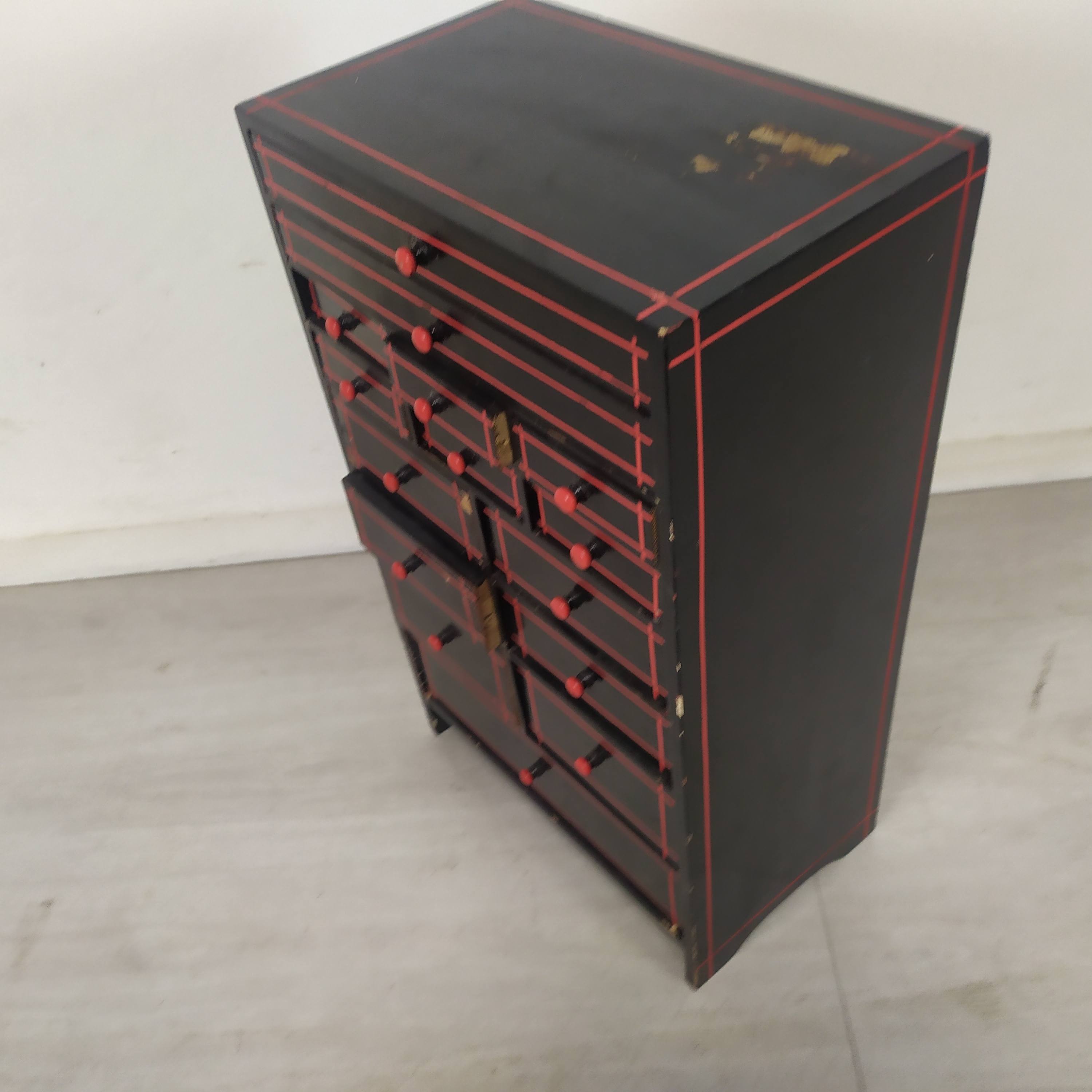 Trade furniture with drawers