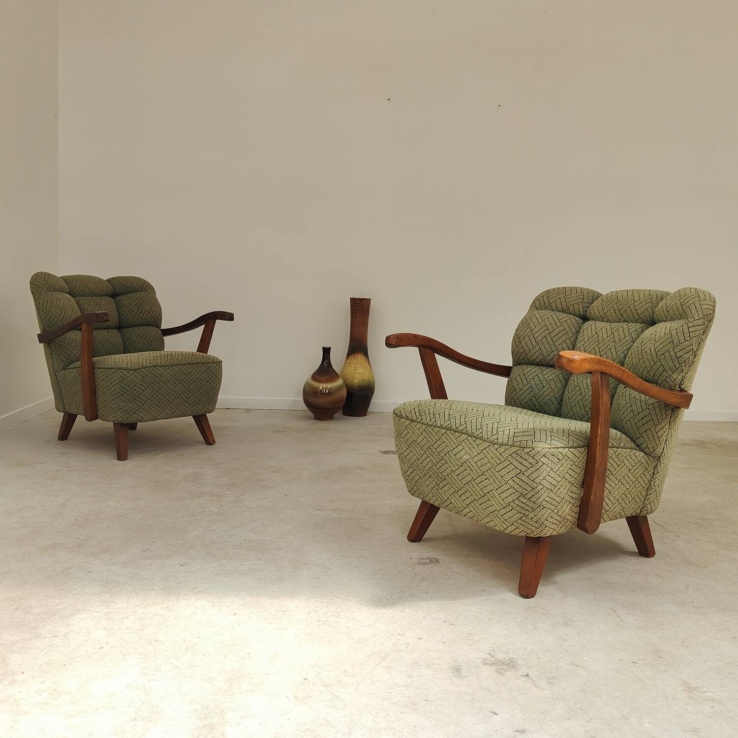 Paire de fauteuils Halabala vert par Druzba Bratislava B-609 année 59