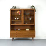 Buffet en teck avec portes en verre par Brouer Møbler, années 1960.