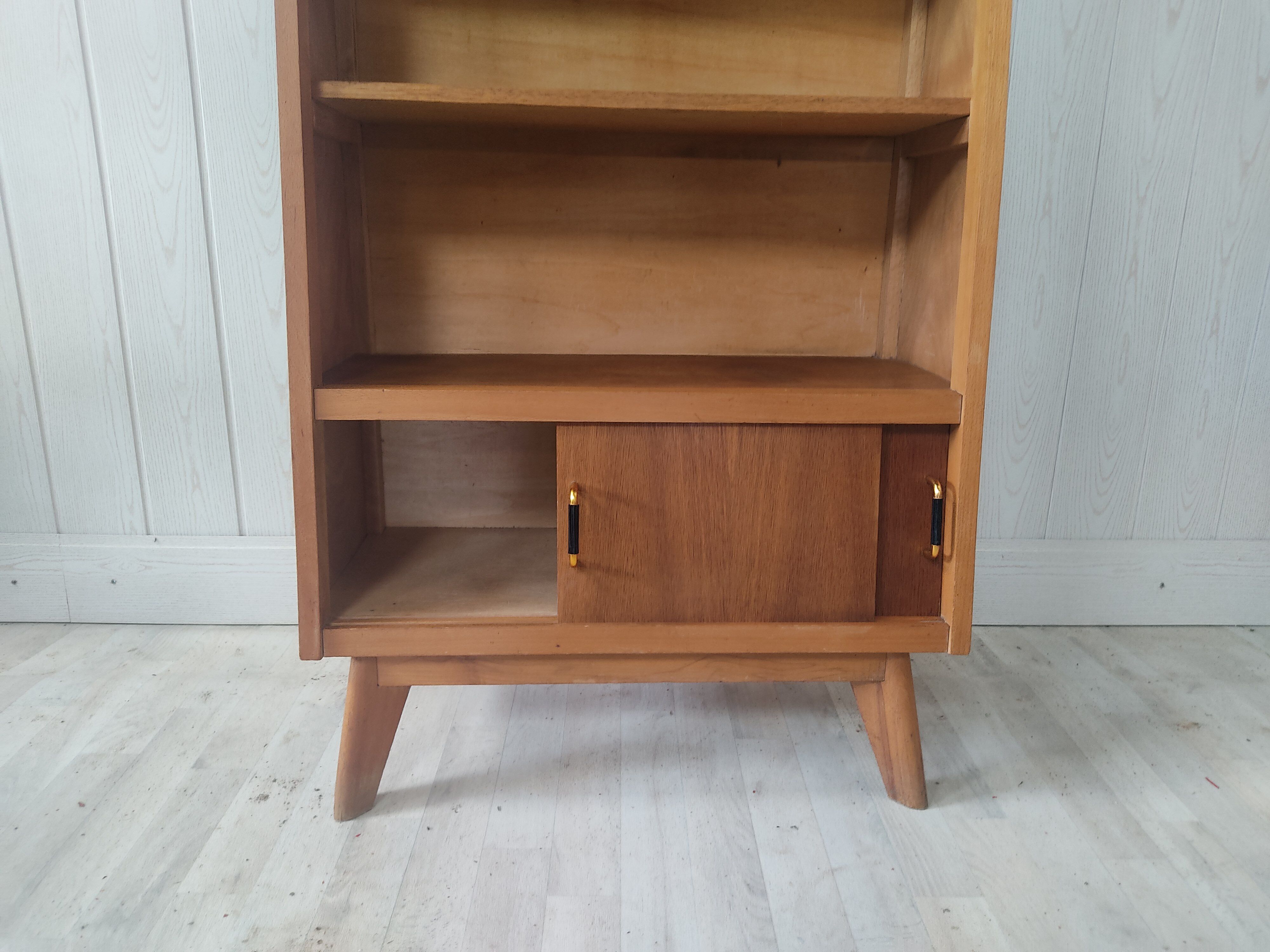 Shelf library vintage compass feet