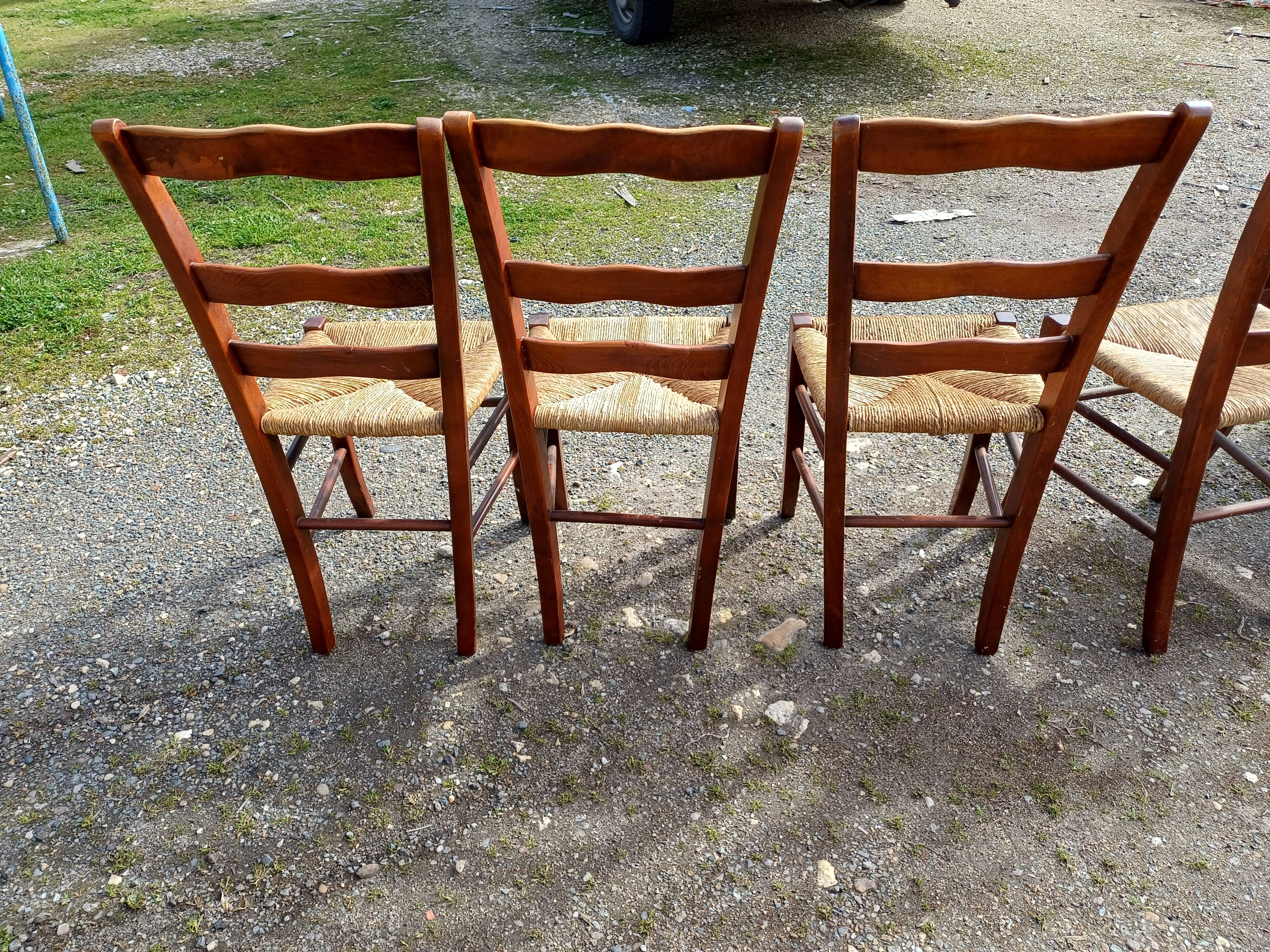 6 old straw chairs