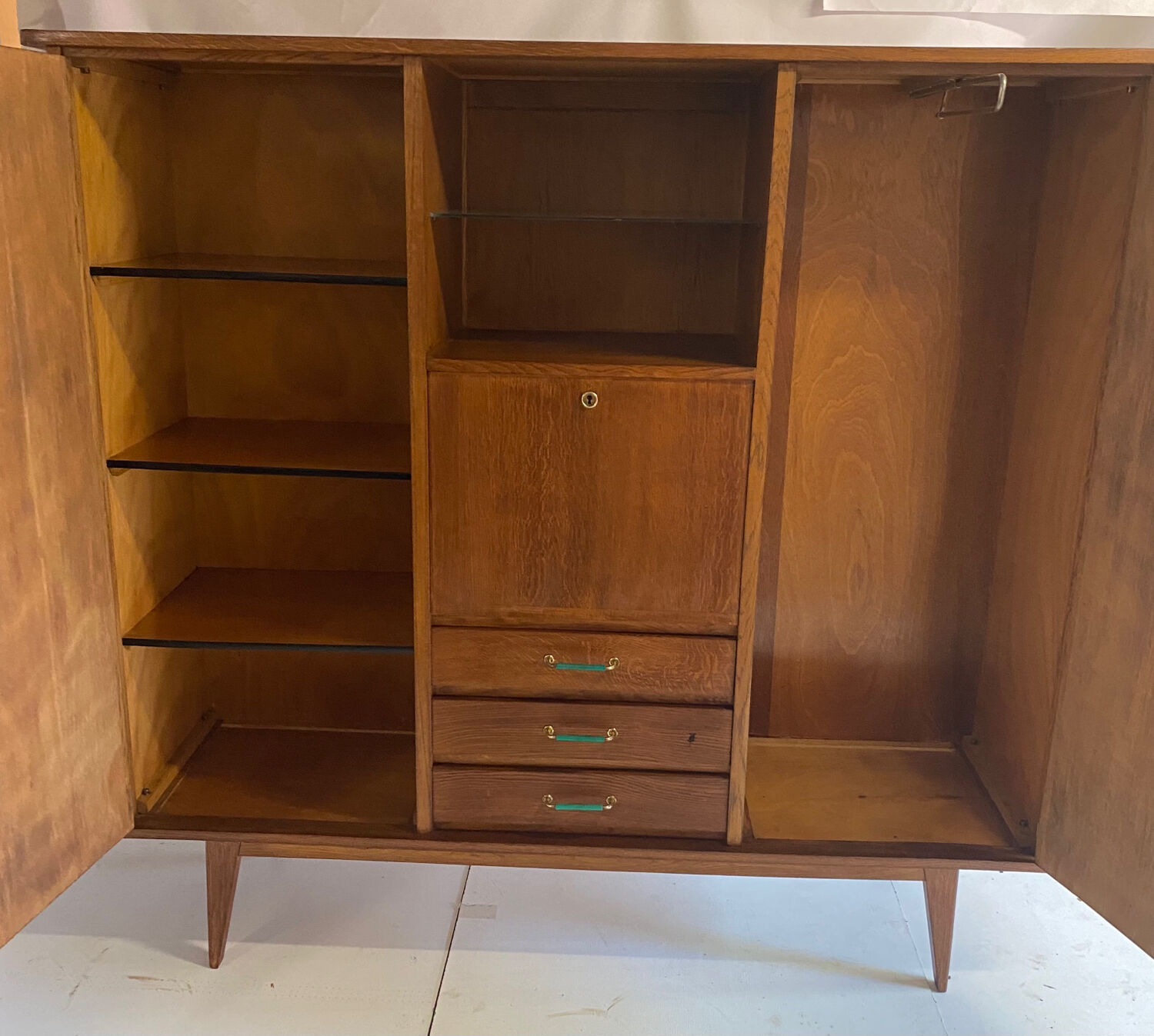 Vintage wardrobe feet compass from 1961