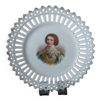 Assiette en porcelaine